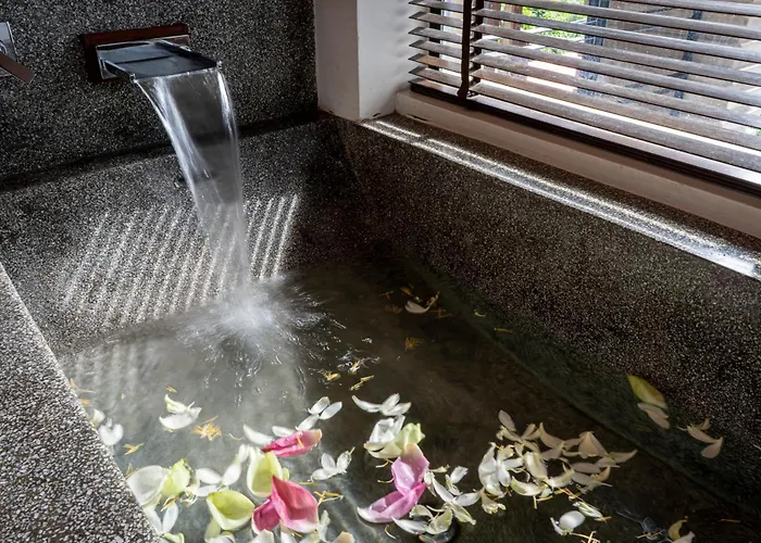 Grange Boutique Hotel 4*